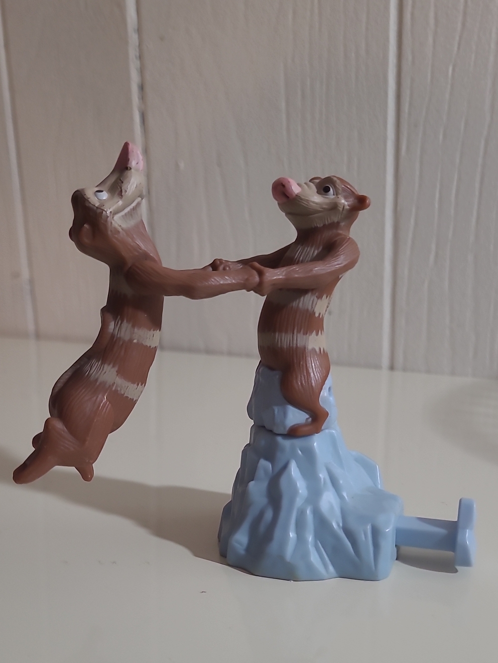 Vintage Burger King Kids Meal Toy "Ice Age 2: The Meltdown" Swing Around Possums